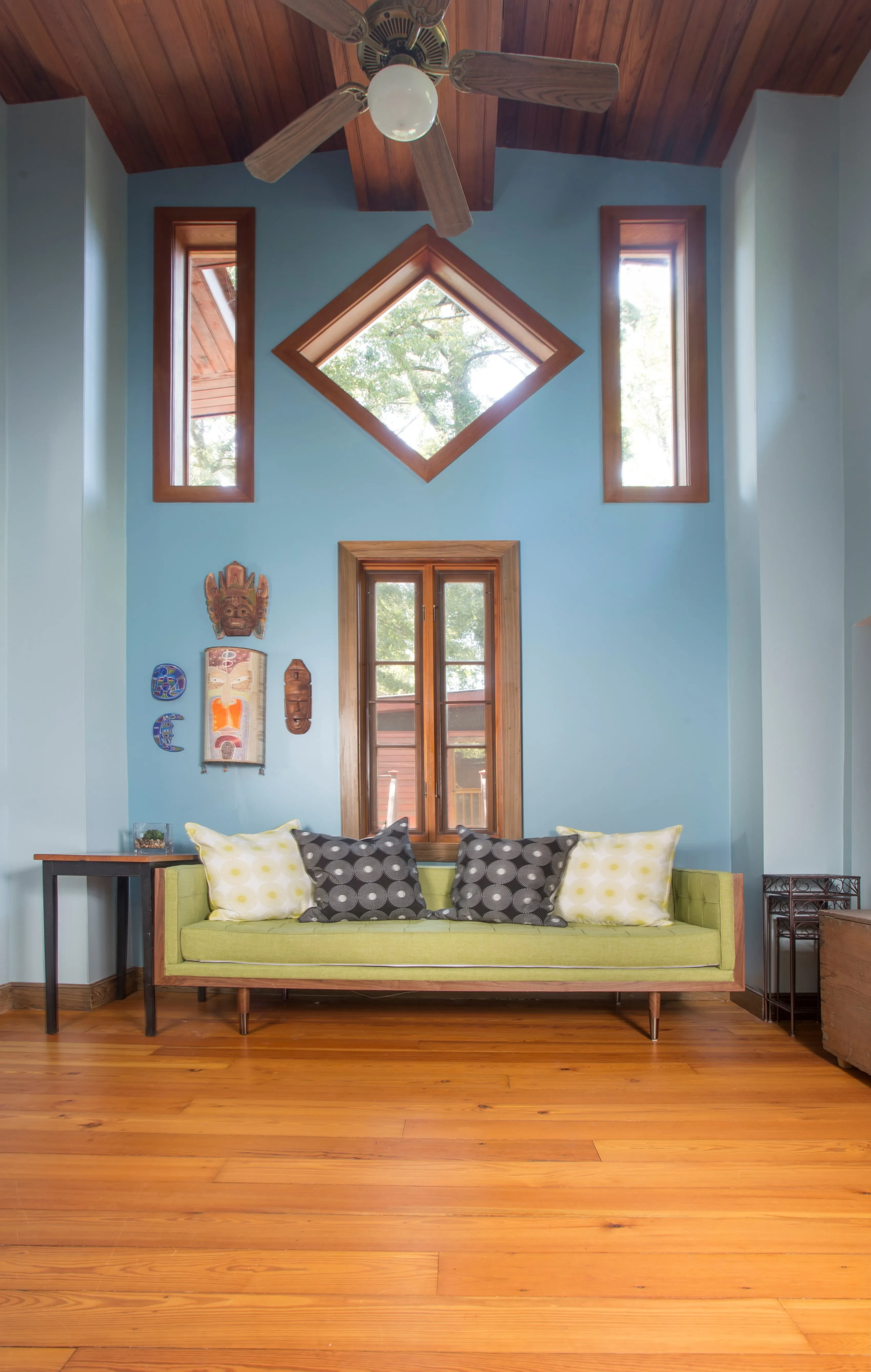 chateau-collection-flooring-sinker-cypress-ceiling-windows-and-trim.webp