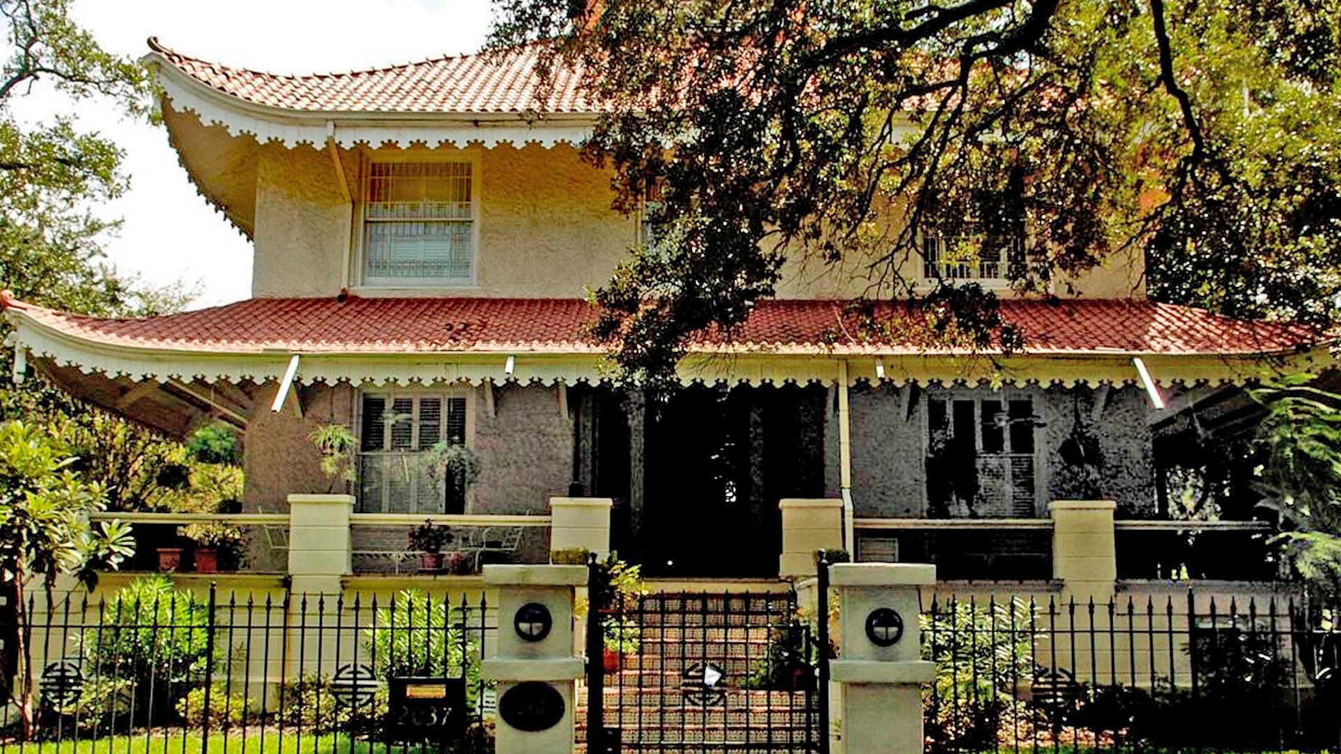 Image for Unique New Orleans Homes: The Pagoda House