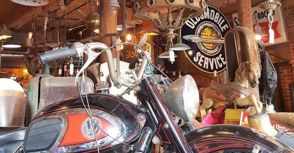 The interior view of the Nashville American Picker's Store.