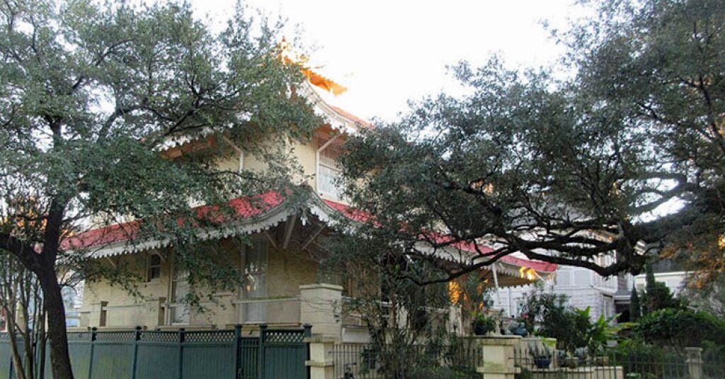 Pagoda House side-view on Napoleon Ave New Orleans, La.